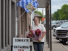 Katharina vor der 5 Trails Winery