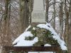 Denkmal im Stadtpark Erding im Winter