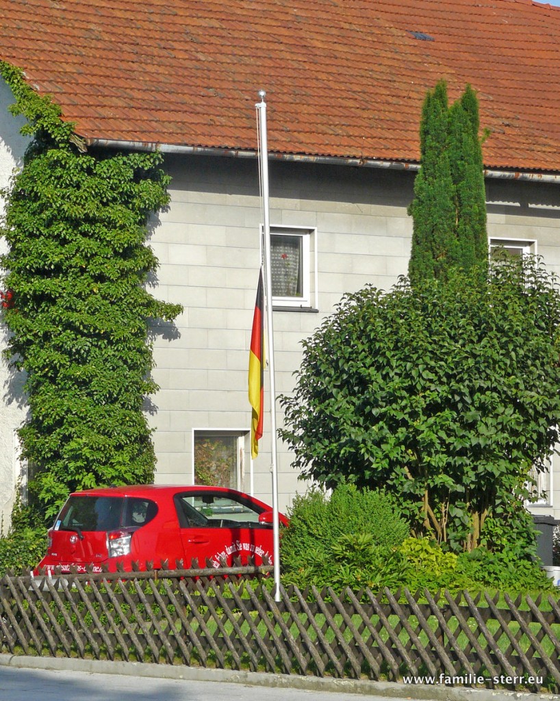Trauer nach EM aus - Deutschlandfahne weht auf Halbmast
