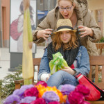 Katharina und Melanie / die Gefahr kommt von hinten