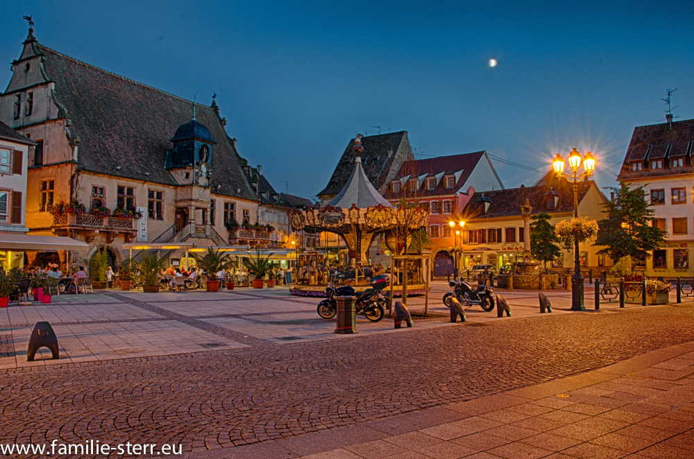 Molsheim / Stadtplatz bei Nacht