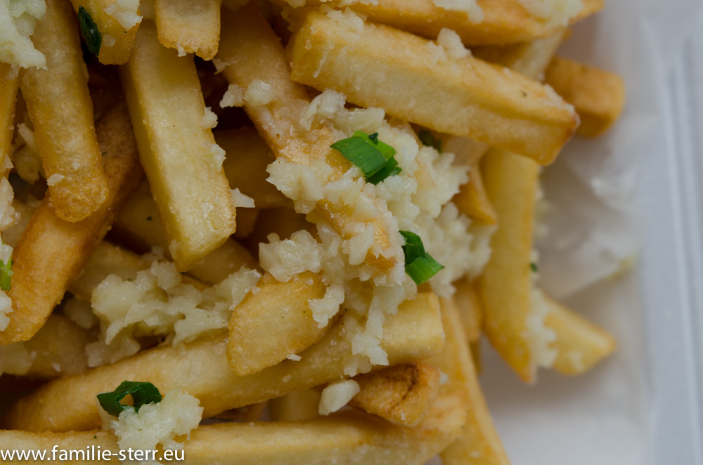 Knoblauch - Pommes (Garlic - Fries) bei Tita's Grill