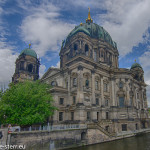 Berliner Dom von der Spreebrücke aus