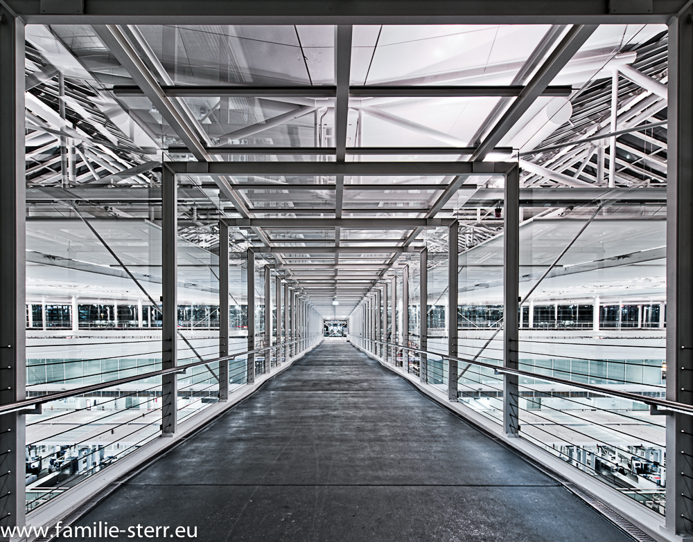 Skywalk im Terminal 2 am Flughafen München