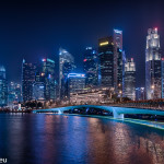 Blick auf Downtown Singapur von Esplanade aus