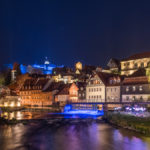 Kronach Leuchtet 2016 - Blich über die Hasslach auf die beleuchtete Obere Stadt