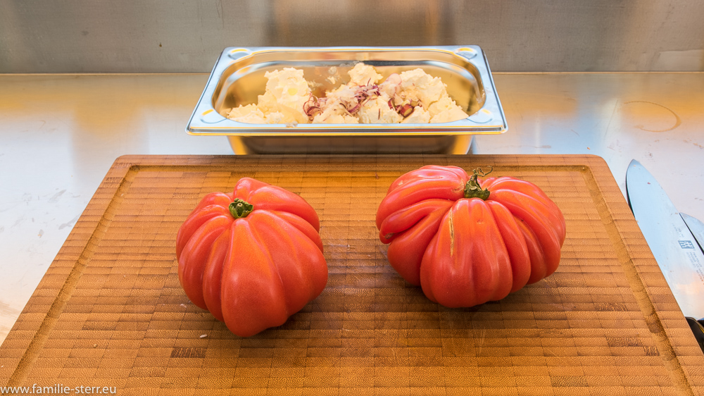 Ochsenherzen (Tomaten) und Frischkäsefüllung
