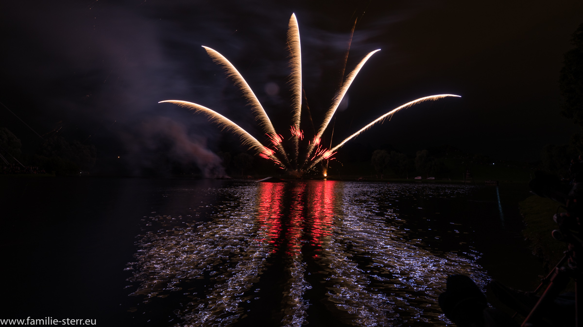Feuerwerk beim imPark Sommerfestival 2016 / Olympiapark München