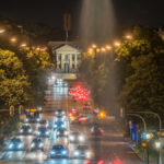 nächtliche Prinzregentenstraße und das Prinz-Carl-Palais vom Friedensengel aus