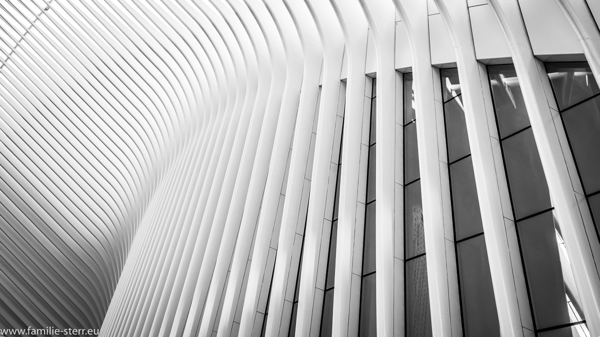 Fassadendetails der PATH - Station am World Trade Center in New York