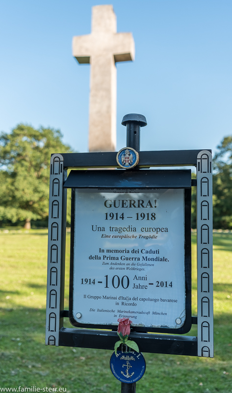 Gedenktafel für die Gefallenen des 1. Weltkriegs am italienischen Soldatenfriedhof in München