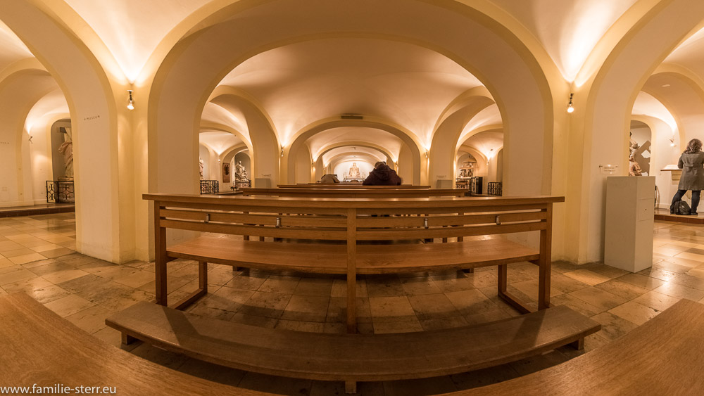 Die untere Kirche im Bürgersaal mit dem Grab von Pater Rupert Mayer