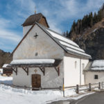 Filialkirche Song Glieci (hl. Luzious) bei Beiden im Kanton Graubünden im Winter