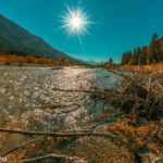 strahlende Sonne an der oberen Isar Inder Nähe von Wallgau