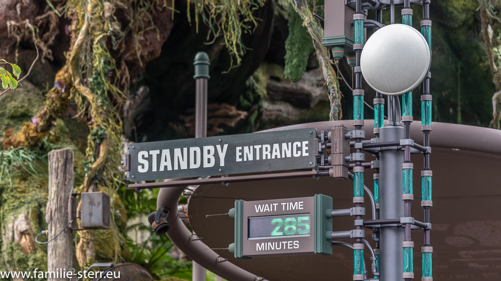 Schild an der Warteschlange zu Flight of Passage / Pandora - World of Avatar, Animal Kingdom, Disney World, Florida