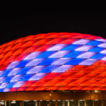 die Allianz - Arena in München in einer besonderen Beleuchtung zum Geburtstag des F. C. Bayern München