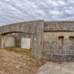 Mauer der ehemaligen Aussichtstribüne am Flughafen München Riem
