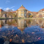 Botanisches Institut und kleiner Teich im Schmuckhof/ Botanischer Garten München