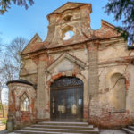 Eingangsportal zur Grottenkapelle und dem Appartement des Kurfürsten an der Magdalenenklause im Park des Schlosses Nymphenburg