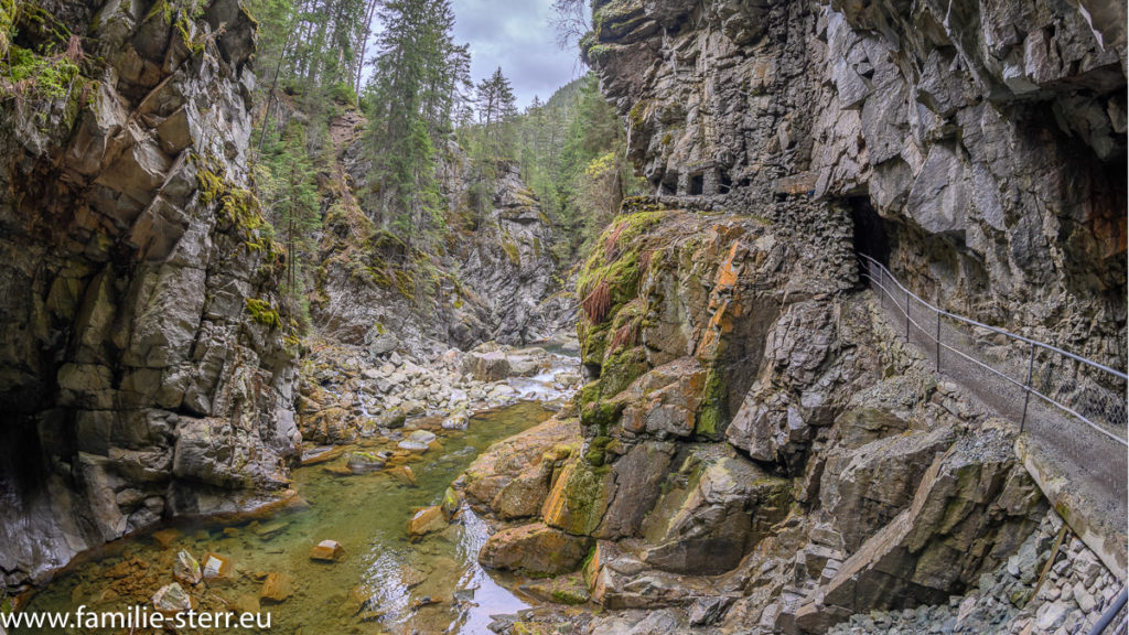 Rofflaschulcht bei Andeer / Schlucht des Hinterrheins in Graubünden