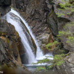 Wasserfall des Hinterrheins in der Rofflaschlucht in Graubünden