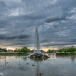 Brunnen bei Schloss Nymphenburg kurz vor einem Gewitter
