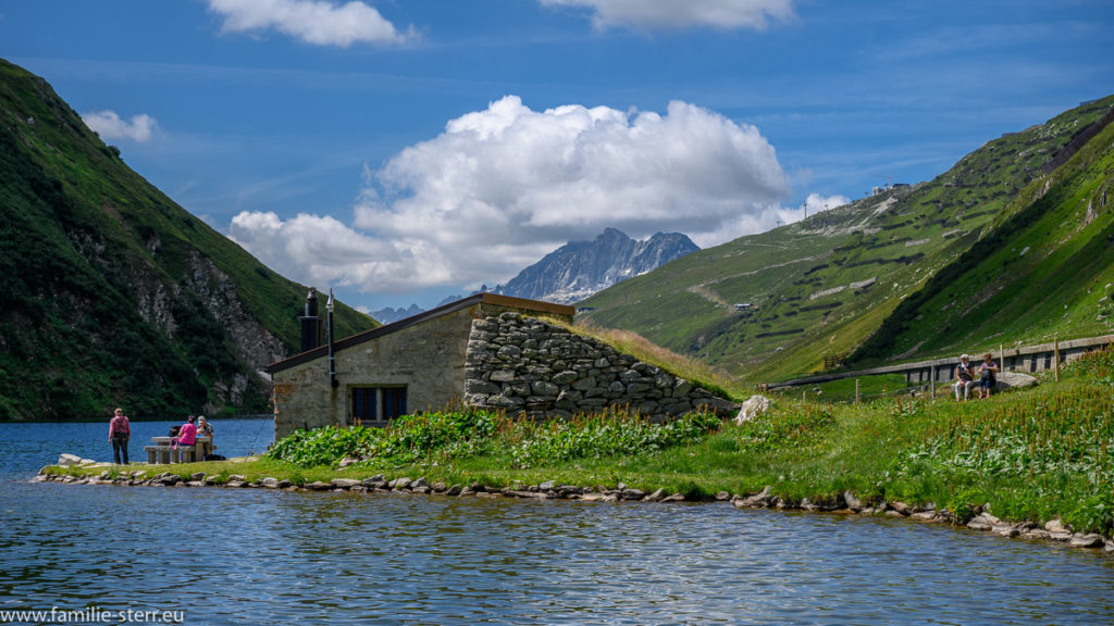 Hütte am Oberalpsee / Kanton Uri