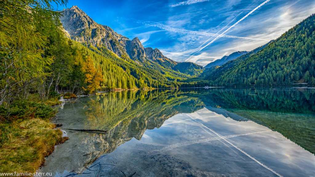 Herbststimmung an einem sonnigen Tag am Anhtolzer See