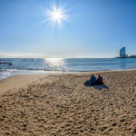 Strahlender SOnnenschein über dem Strand von Barceloneta