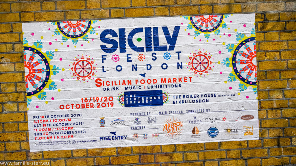 Hinweisschild auf das "Sicily Fest" in London