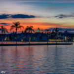 Sonnenunternag +ber dem Grand Floridian Hotel an der Seven Seas Lagoon in der Walt Disney World in Florida