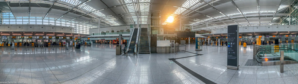 Das Lufthansa - Star Alliance Terminal 2 ohne Passagiere wegen der Corona - Pandemie