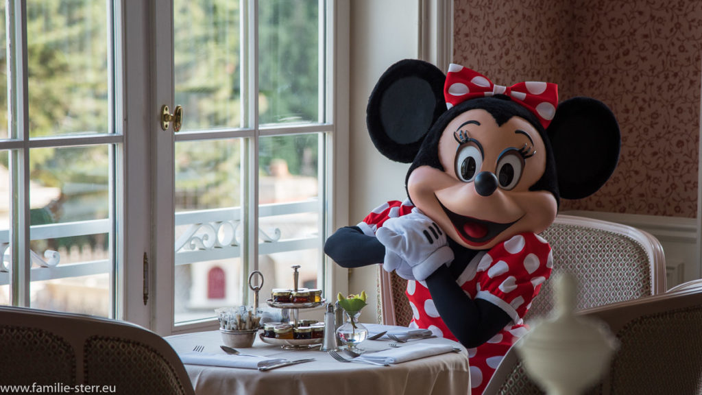 Minnie Mouse in der Castle Club Lounge