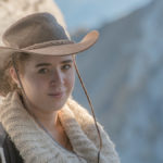 Melanie mit Cowboy - Hut beim Kehlsteinhaus in den Berchtesgadener Alpen