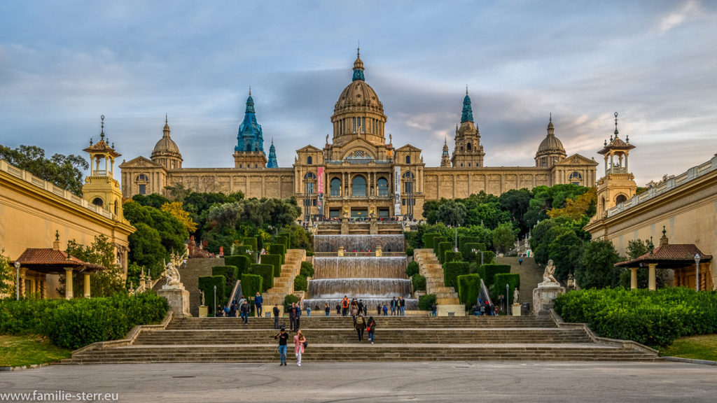 Der Palau Nacional mit dem Museu Nacional d'Art de Catalunya