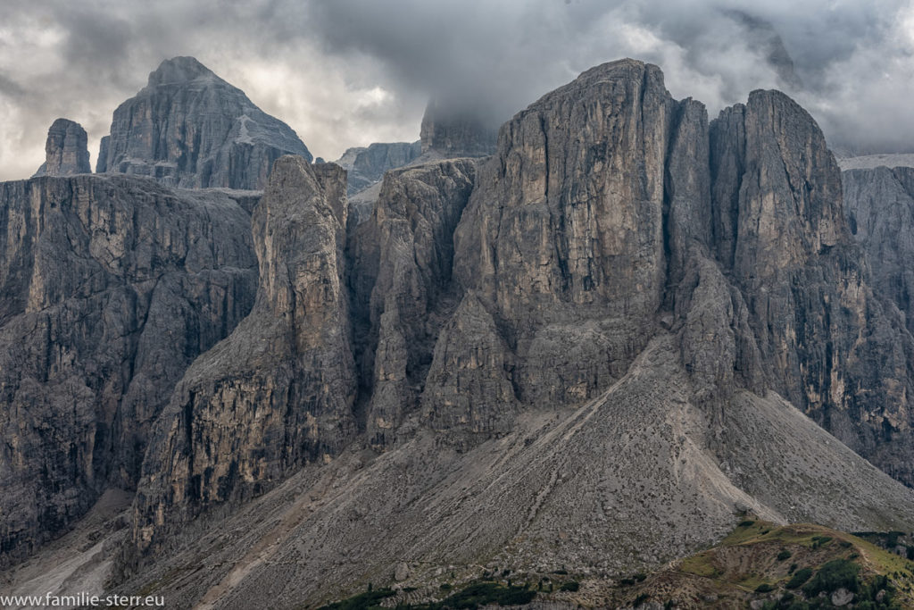 Der Brunecker Turm in der Sella - Gruppe in Südtirol