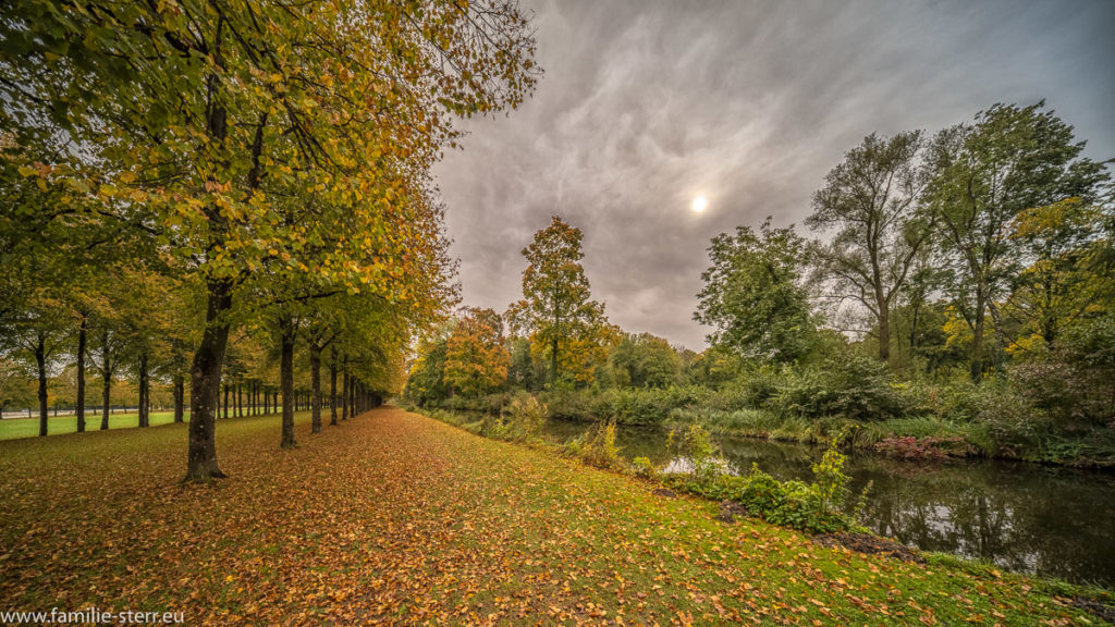 Herbststimmung im Schlosspark beim Schloss Schleissheim