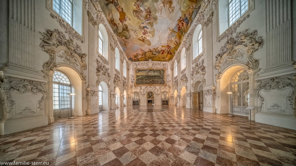 Der Große Saal im Schloss Schleissheim bei München mit Blick in Richtung Viktoriensaal