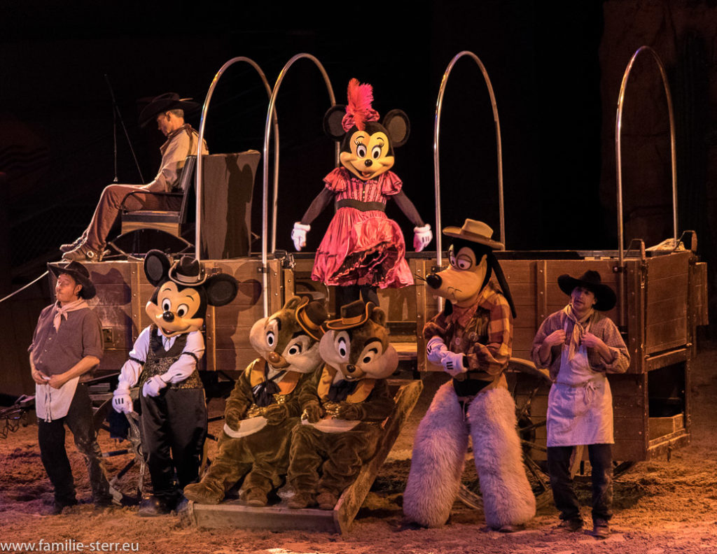 Disney - Charaktere auf einem Chuck - Wagon Buffalo Bills Wild West Show - Disneyland Paris