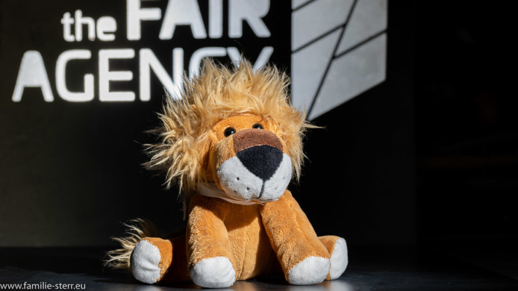 Leopold - der Löwe von Bayern International vor dem Logo von The Fair Agency