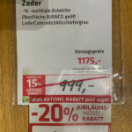 ein Preisschild an einem Möbelstück mit einem unglaublich günstigen Preis nach Rabatt