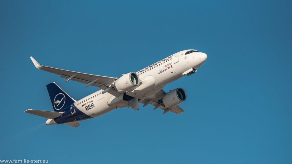 Airbus A320-271Neo Lufthansa "Neubrandenburg" beim Start am Flughafen München