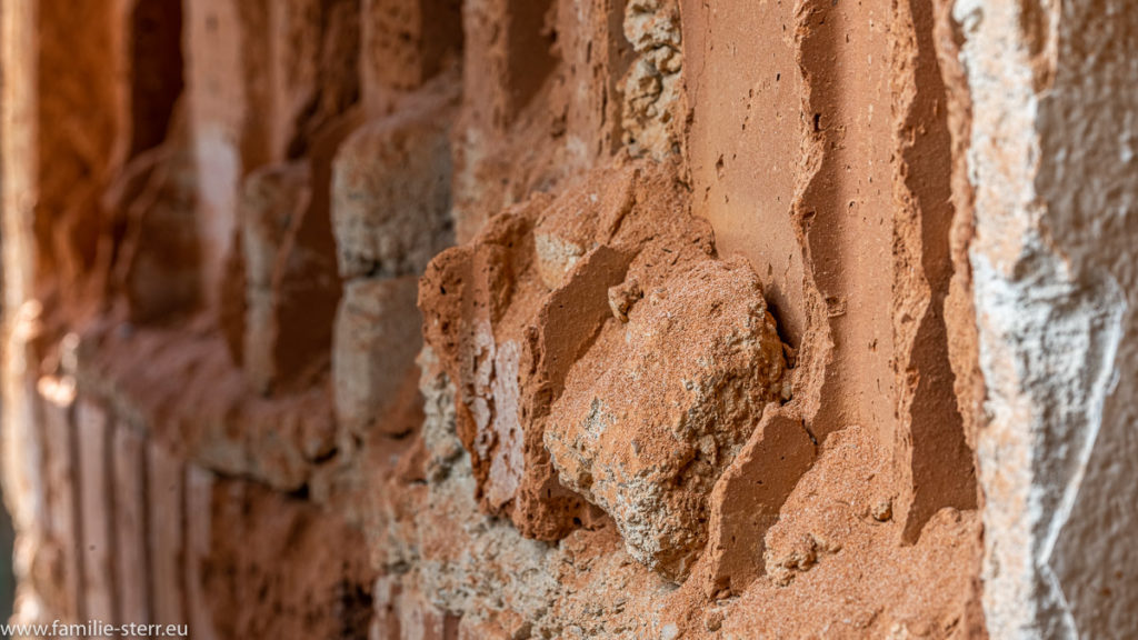 Mauer am Wohnzimmerfenster