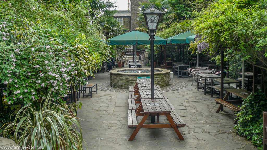 Henry J. Bean's Beer Garden / London