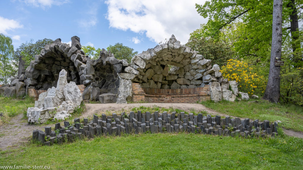 Himmel und Hölle / Grotten im Rhododendronpark Kromlau