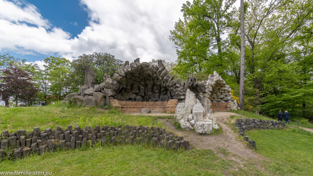 Himmel und Hölle / Grotten im Rhododendronpark Kromlau