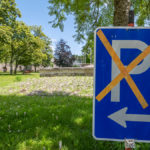 nicht parken Schild aus einem durchgestrichenen Parkplatz - Schild