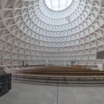 Innenraum der Kirche St. Josef in Holzkirchen