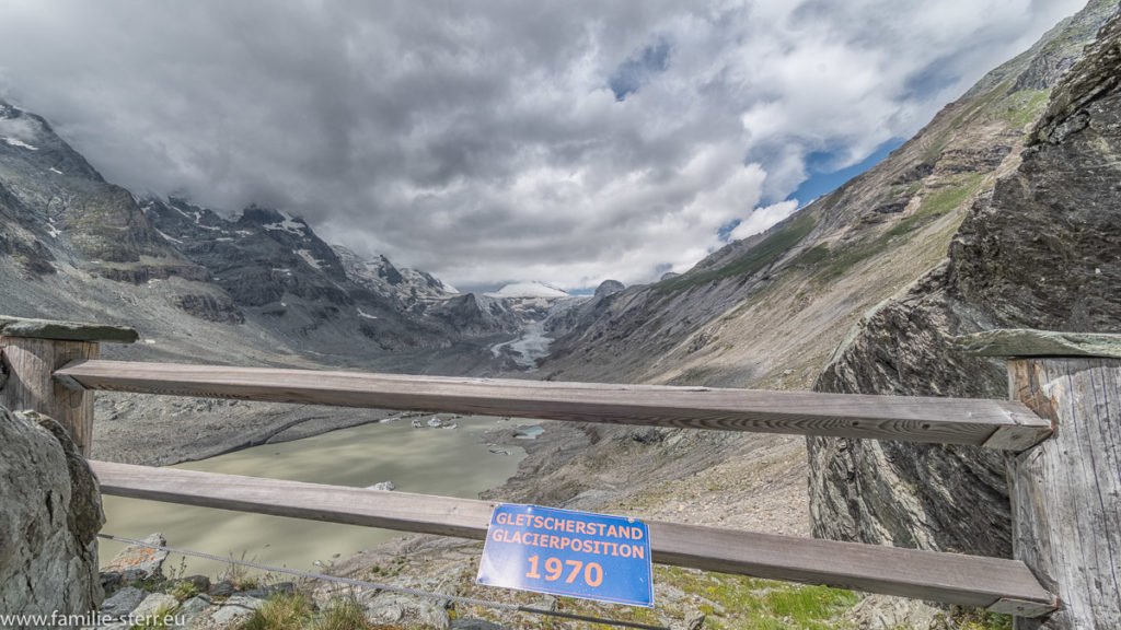 Schild zum Stand der Pasterze im Jahr 1970