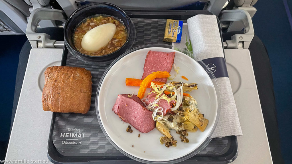kleines Essen auf dem Flug von Köln nach München / Tasting Heimat - Düsseldorf